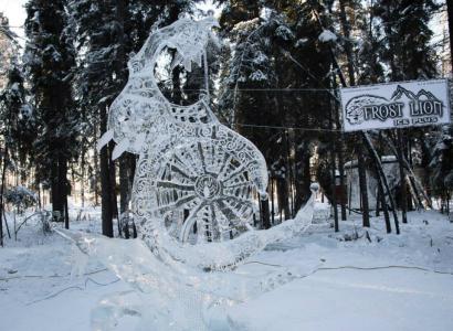 Elaborate ice sculpture