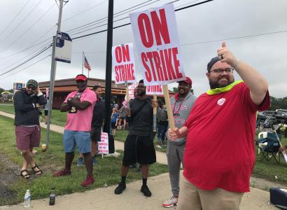 Teachers picketing outside