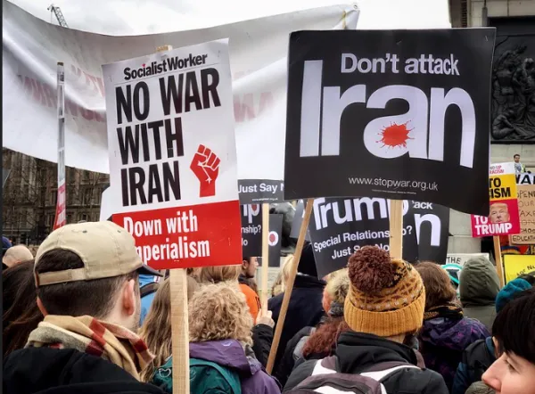 Protestors against Iran war