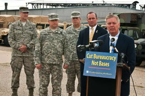 Lindsey Graham and military men
