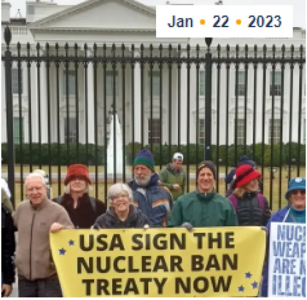 People protesting outside White House